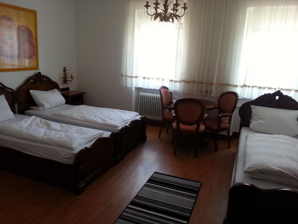 Hotel Dorfschenke Pirmasens Ngoại thất bức ảnh