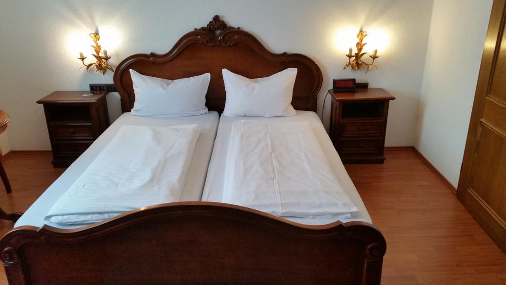 Hotel Dorfschenke Pirmasens Ngoại thất bức ảnh